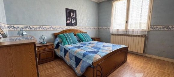 3 bedrooms House in Montfermeil, France No. 354463 5