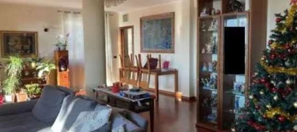 6 rooms Villa in Noviglio, Italy No. 3252 2