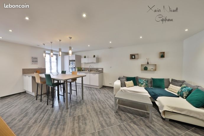 2 bedrooms House in Macon, France No. 300212