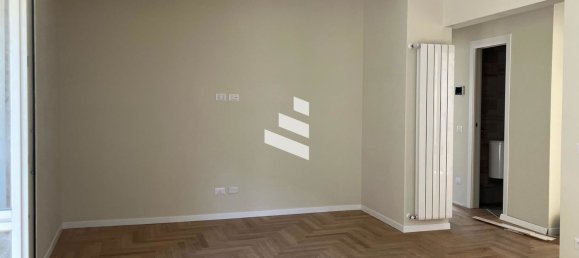 4 Schlafzimmer Wohnung in Rome, Italy, Nr. 334310 4