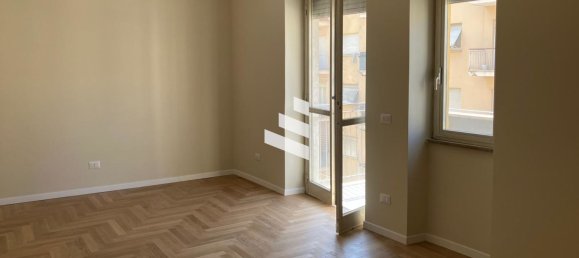 4 Schlafzimmer Wohnung in Rome, Italy, Nr. 334310 3