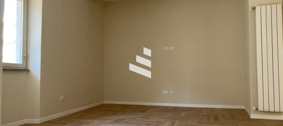 4 Schlafzimmer Wohnung in Rome, Italy, Nr. 334310 13