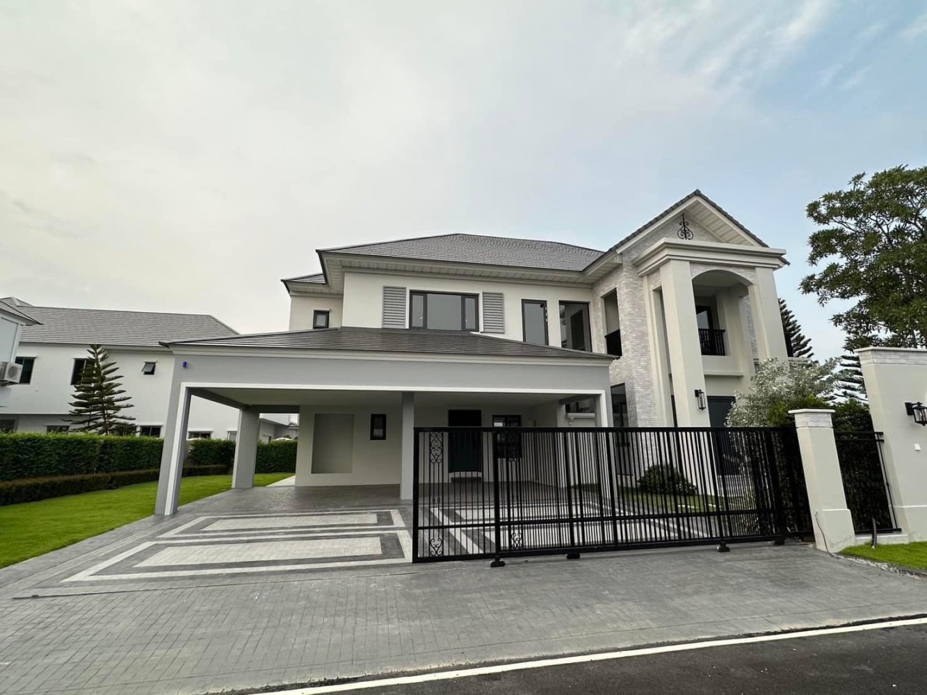 4 bedrooms Cafe / restaurant in Bangkok, Thailand No. 11710