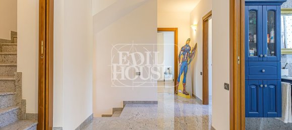 5-salle Maison à Como, Italy No. 260518 28