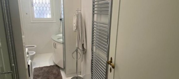 5 rooms Apartment in Florence, Italy No. 32985 89