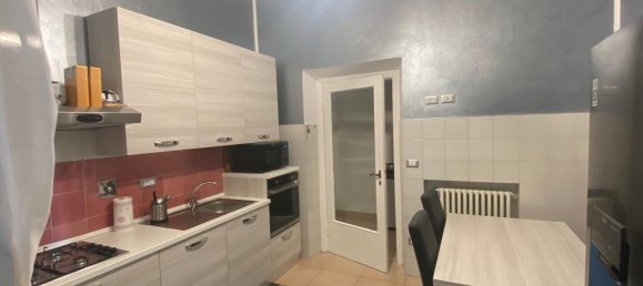 5 rooms Apartment in Florence, Italy No. 32985 4