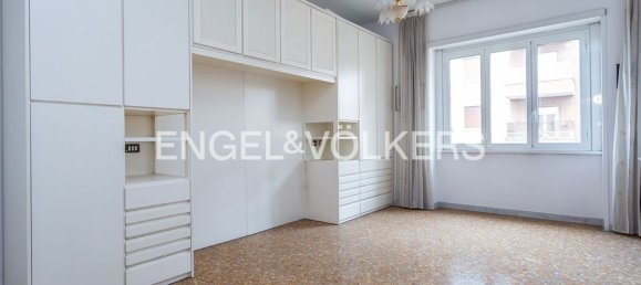 4 rooms Apartment in Rome, Italy No. 68735 8