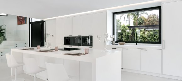 Villa de 4 dormitorios en Marbella, Spain No. 96515 34