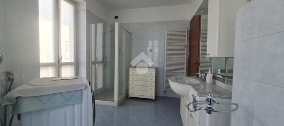 15 rooms Building in Mozzo, Italy No. 4588 10
