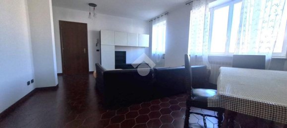 15 rooms Building in Mozzo, Italy No. 4588 7
