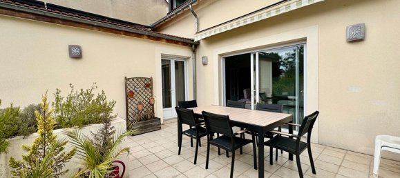 6 bedrooms House in Colombes, France No. 299603 5