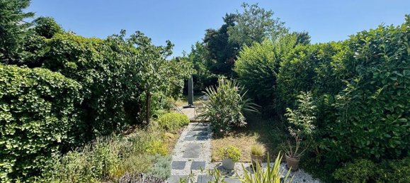 6 bedrooms House in Colombes, France No. 299603 2