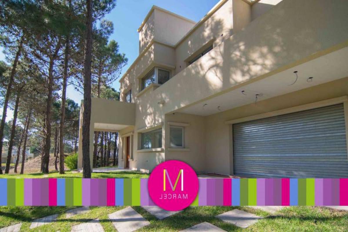 Дом с 3 спальнями в Мар-дель-Плата, Аргентина № 71607