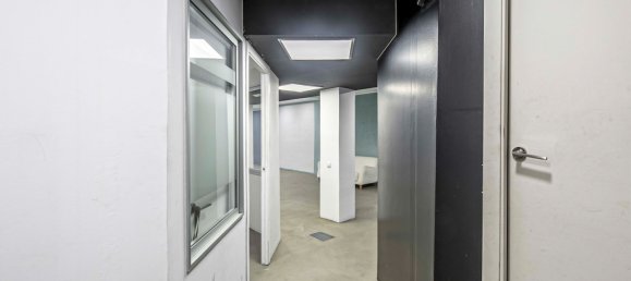 192m² Commercial property in Barcelona, Spain No. 21007 14