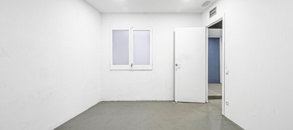 192m² Commercial property in Barcelona, Spain No. 21007 10