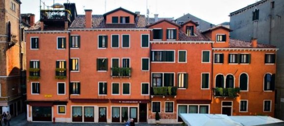 1 bedroom Apartment in Venice, Italy No. 253117 2