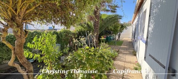 Casa de 3 dormitorios en Saint-Gilles-Croix-de-Vie, France No. 331104 4