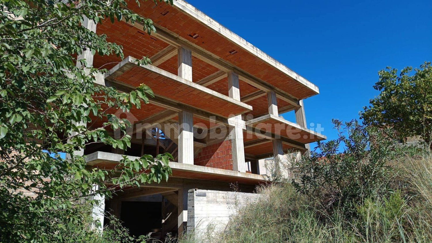 6 bedrooms House in Valdina, Italy No. 165154