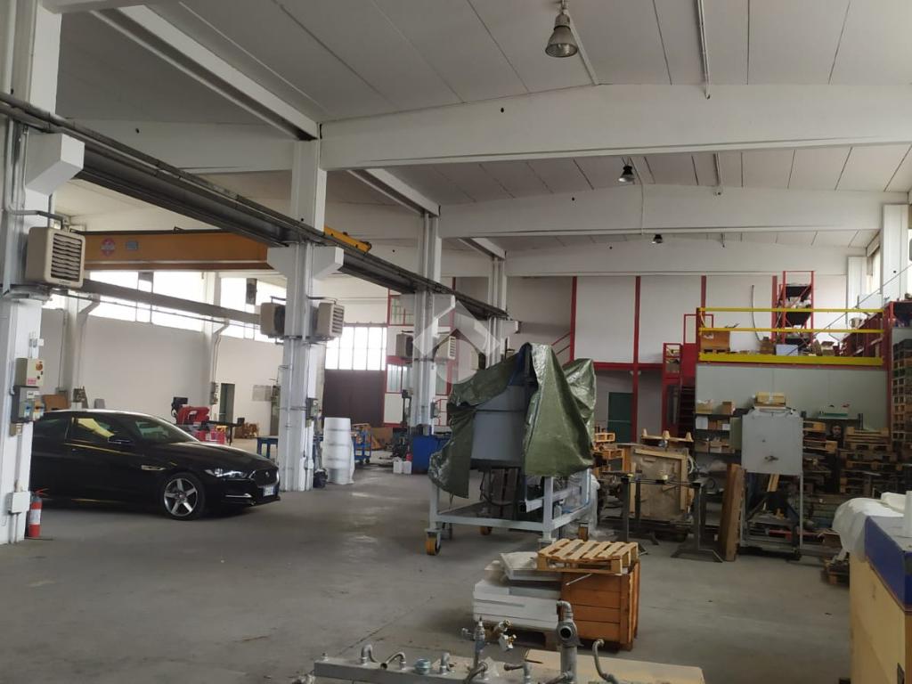 8 rooms Warehouse in San Carlo Canavese, Italy No. 53975