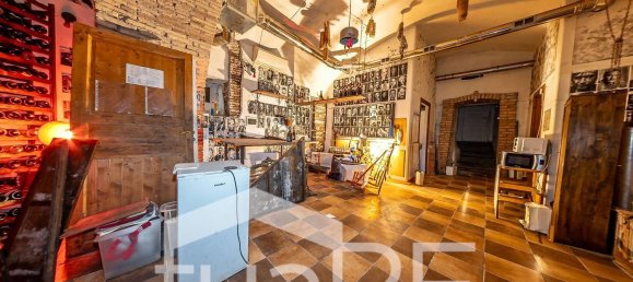 100m² Commercial property in Rome, Italy No. 78582 4