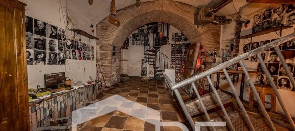 100m² Commercial property in Rome, Italy No. 78582 21