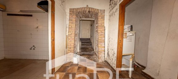 100m² Commercial property in Rome, Italy No. 78582 18