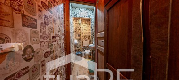 100m² Commercial property in Rome, Italy No. 78582 13