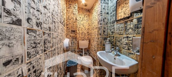 100m² Commercial property in Rome, Italy No. 78582 6