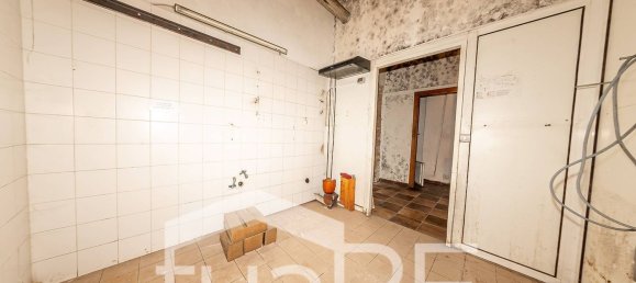 100m² Commercial property in Rome, Italy No. 78582 19