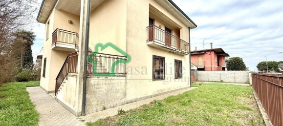 Вилла с 6 комнатами в Казалетто Чередано, Италия № 213975 11