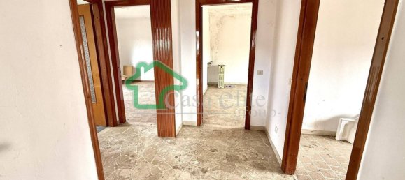 Вилла с 6 комнатами в Казалетто Чередано, Италия № 213975 38