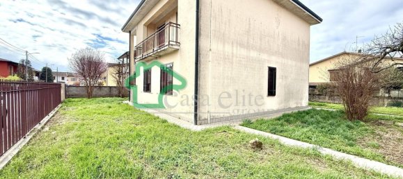 Вилла с 6 комнатами в Казалетто Чередано, Италия № 213975 5