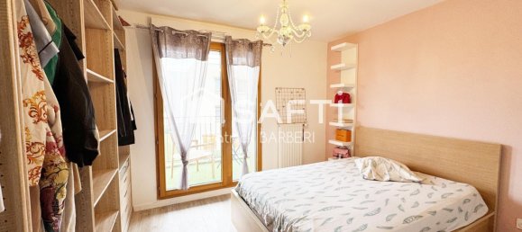 3 chambres Appartement à Menucourt, France No. 286299 12