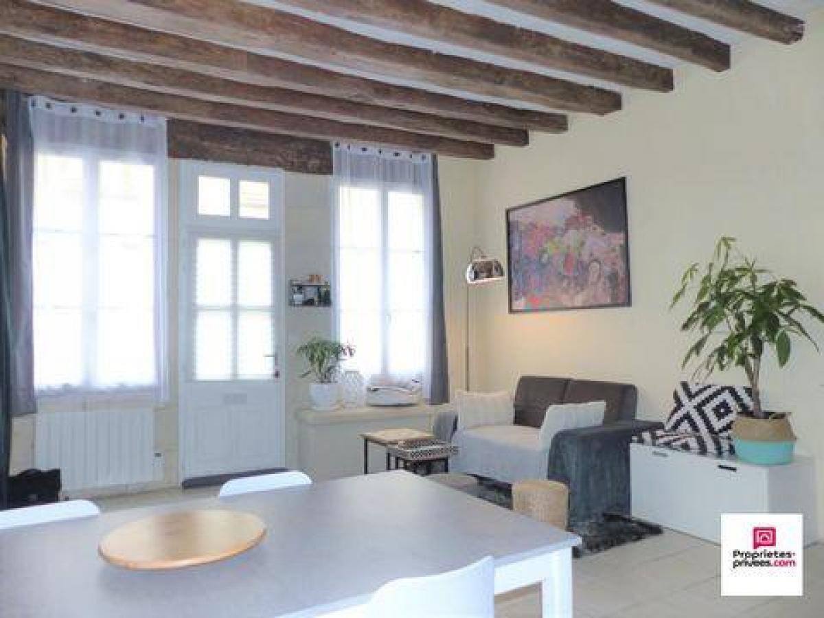 2 bedrooms House in Chinon, France No. 5053