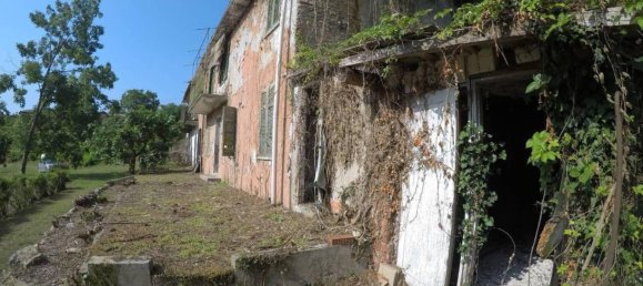 5 bedrooms House in Arona, Italy No. 223827 6