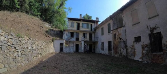 5 bedrooms House in Arona, Italy No. 223827 7