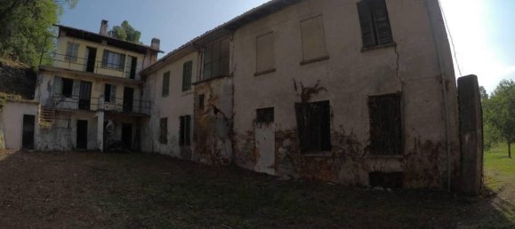 5 bedrooms House in Arona, Italy No. 223827 8