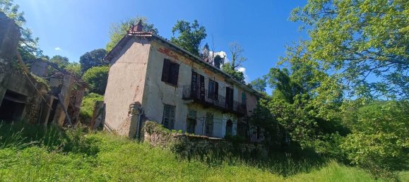 5 bedrooms House in Arona, Italy No. 223827 4