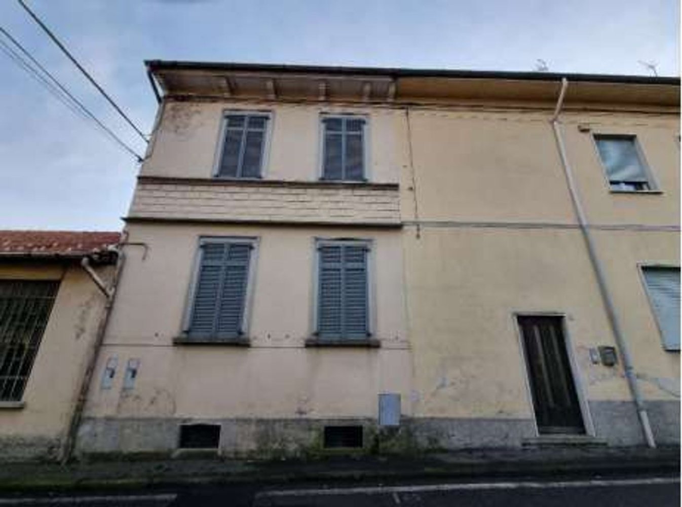 2غرفة منزل في Jerago con Orago, Italy رقم 14331