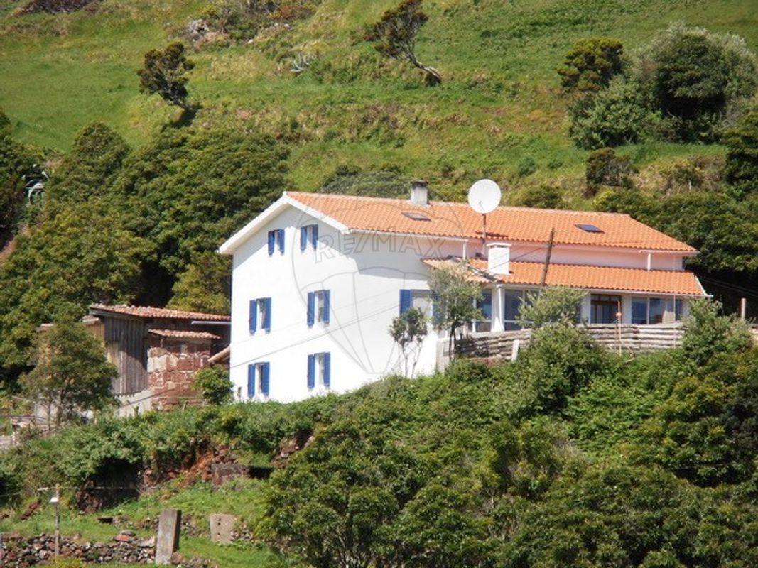 4 غرف نوم منزل في Vila do Porto, Portugal رقم 45699