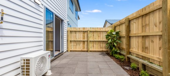 3 bedrooms House in Titahi Bay, New Zealand No. 69 11