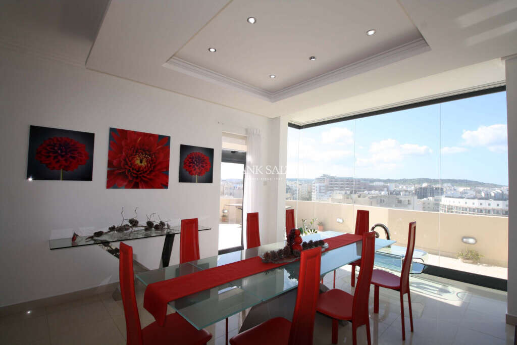 3 bedrooms Penthouse in Saint Paul's Bay, Malta No. 10794