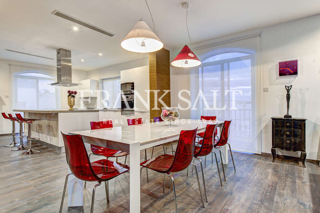 Apartamento de 3 dormitorios en Swieqi, Malta No. 8674