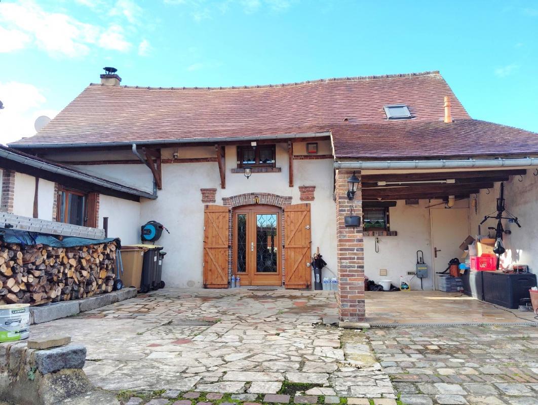 3 bedrooms House in Saint-Lubin-des-Joncherets, France No. 246815