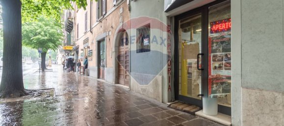 2 rooms Commercial property in Brescia, Italy No. 356206 2