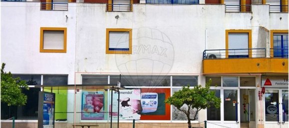 131m² Commercial property in Almeirim, Portugal No. 79632 6