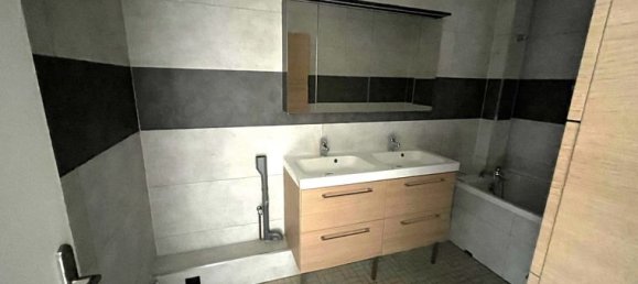 Apartamento de 2 dormitorios en Le Havre, France No. 359897 3