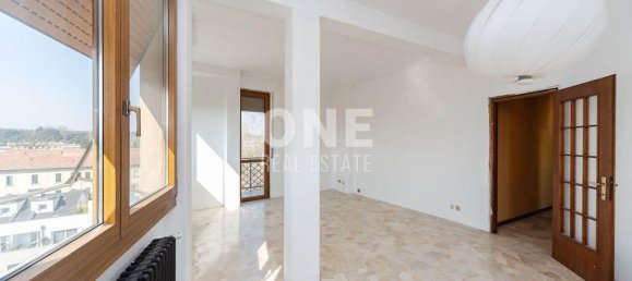 Apartamento de 5 habitaciónes en Monza, Italy No. 38945 7