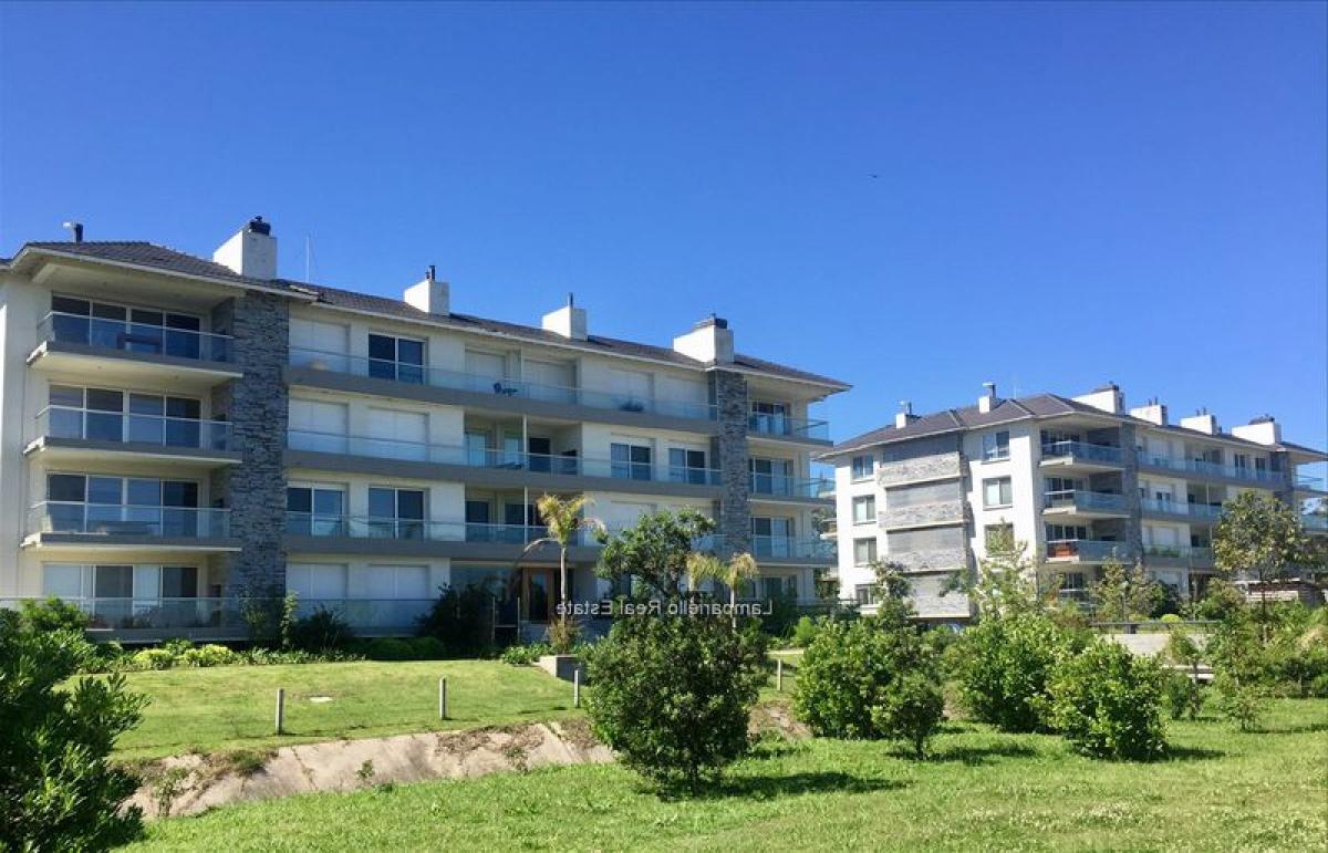 Квартира с 2 спальнями в Монтевидео, Уругвай № 7416