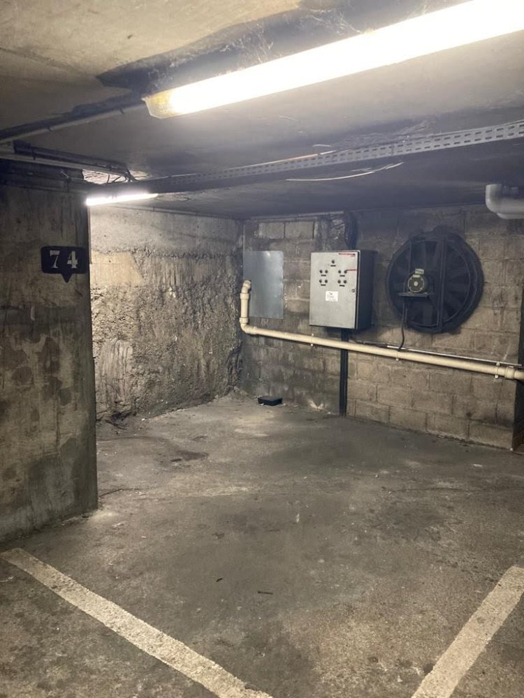 10m² Parking in Paris, France No. 184146